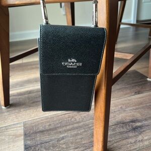 Coach Pebbled Black Crossbody w/adjustable strap! Super safe 2 carry essentials!